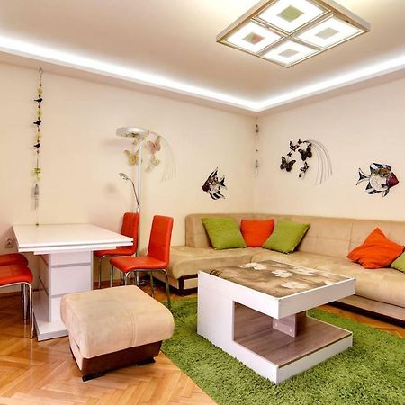 Spacious And Stylish Apartment In The Heart Of Sofia Plus Parking エクステリア 写真