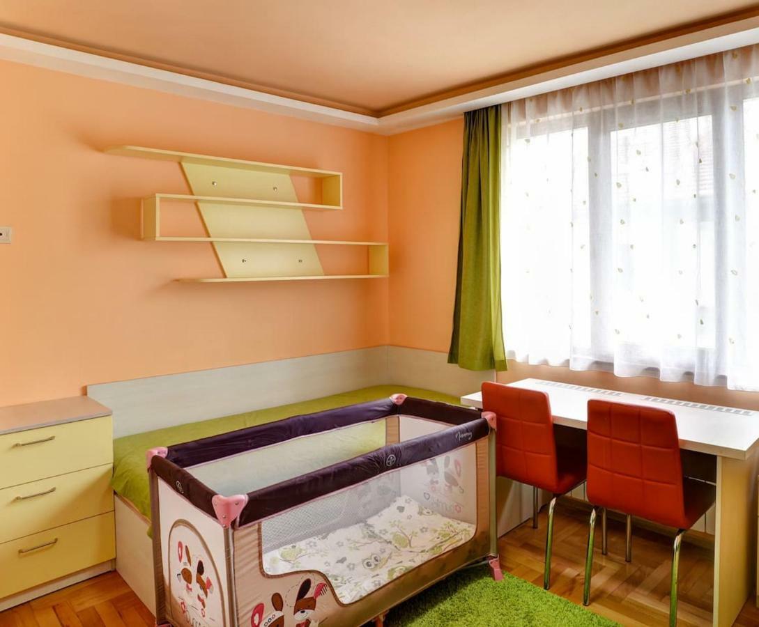 Spacious And Stylish Apartment In The Heart Of Sofia Plus Parking エクステリア 写真